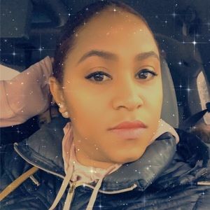 Meet your Posher, Isaura